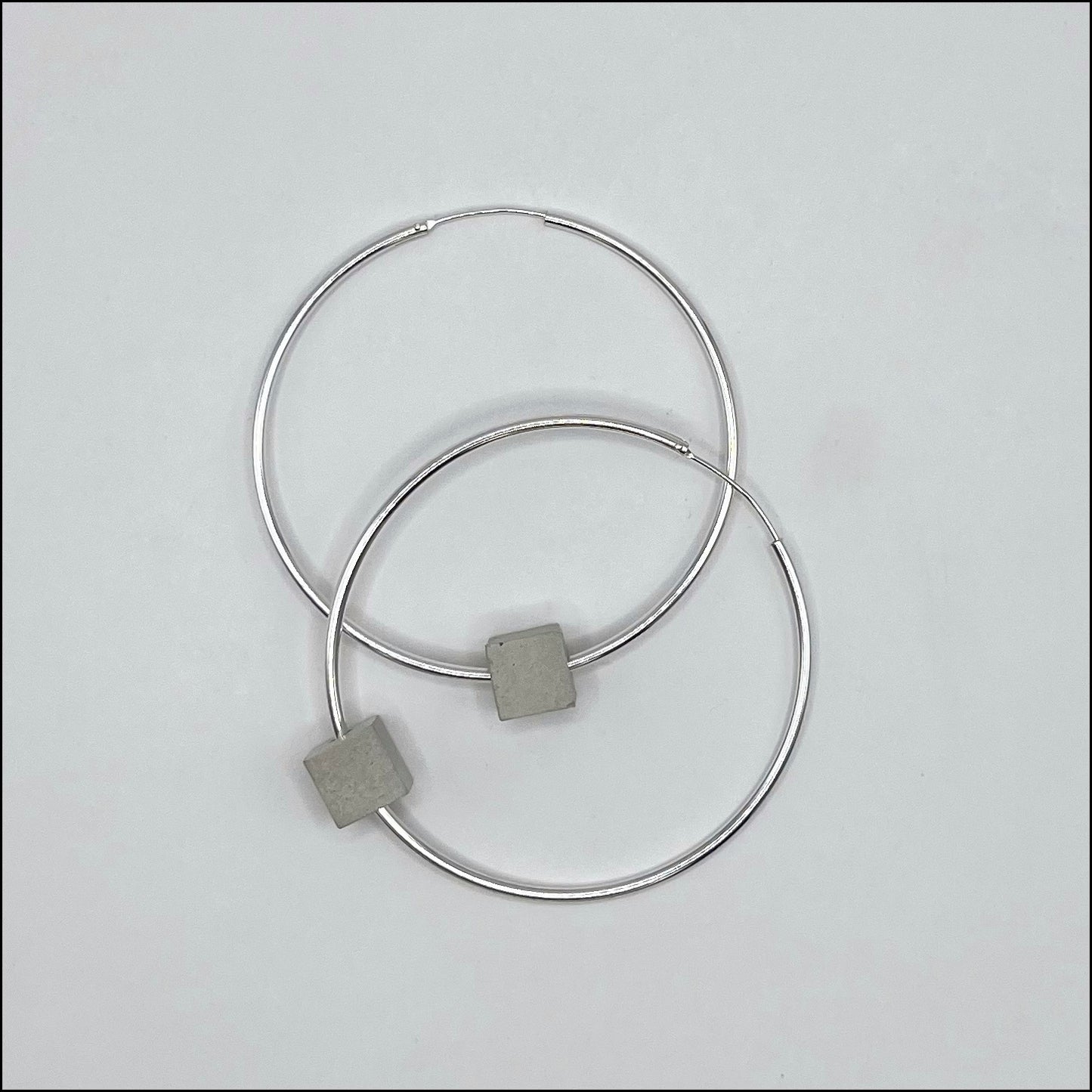 Helike (medium hoops)