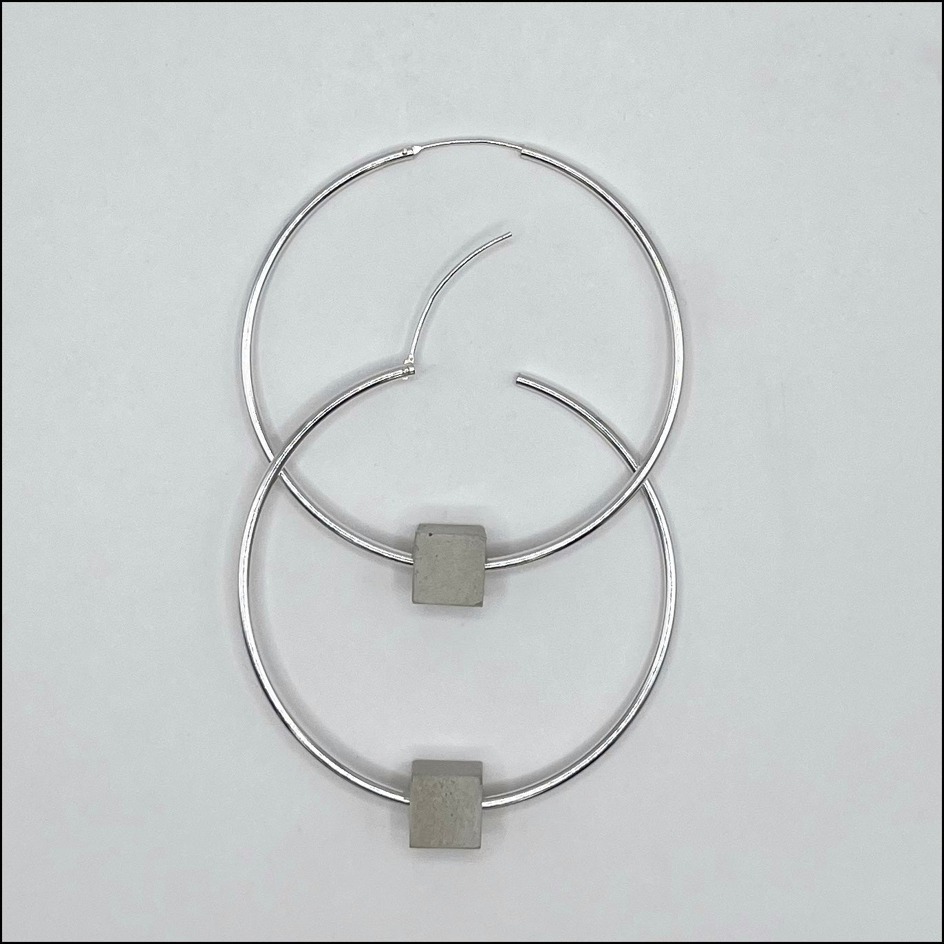 Helike (medium hoops)