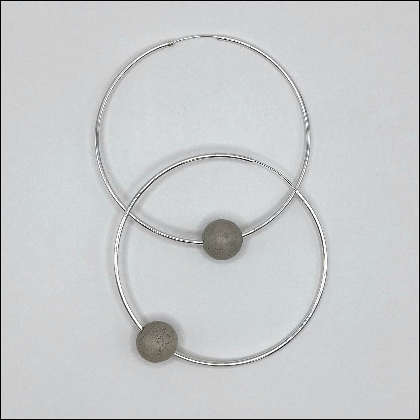 Iocaste (large hoops)