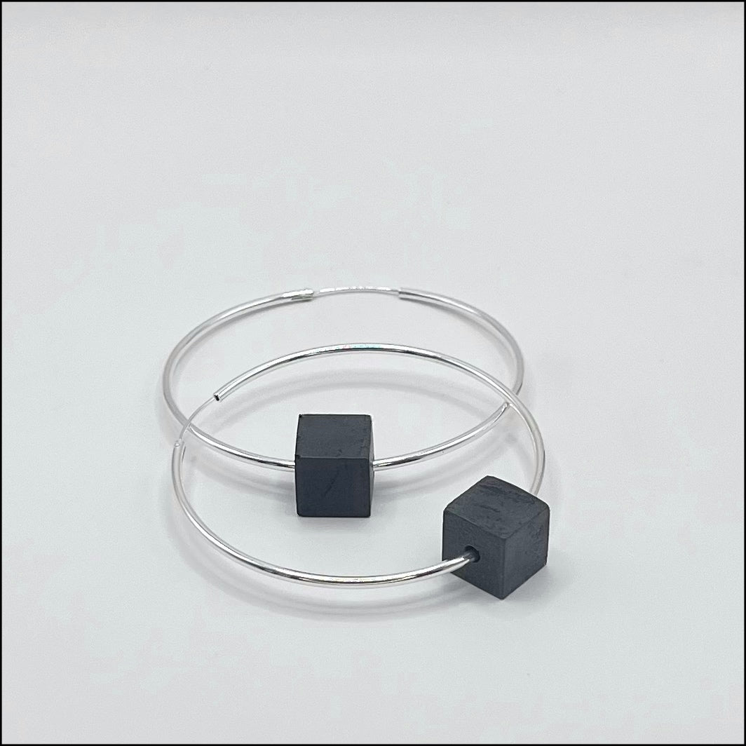 Thyone (medium hoops)