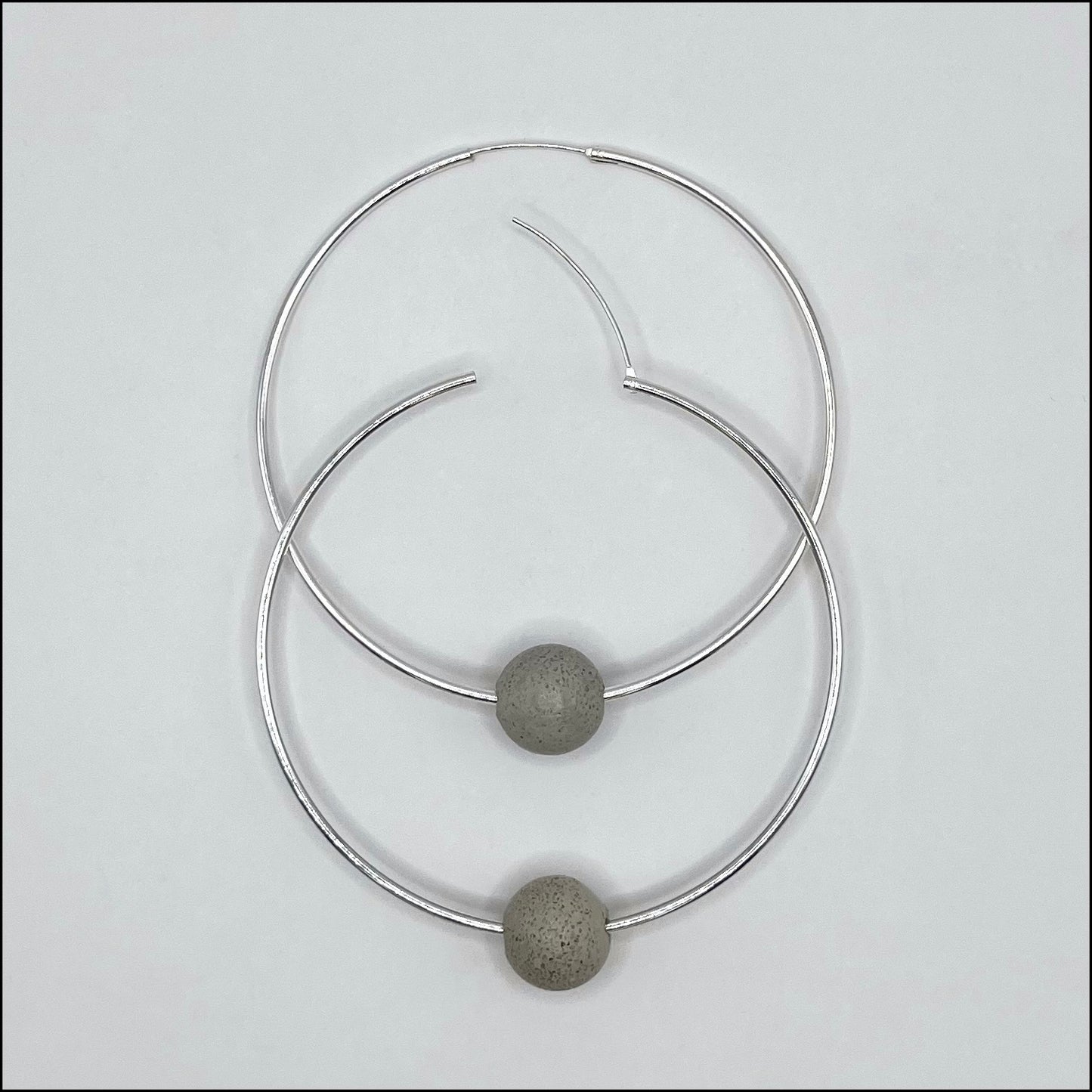 Iocaste (large hoops)
